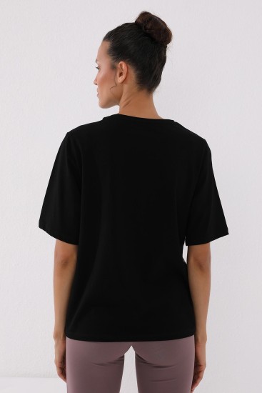 Siyah Karışık Desenli Yazı Baskılı O Yaka Kadın Oversize T-Shirt - 97132 - Thumbnail