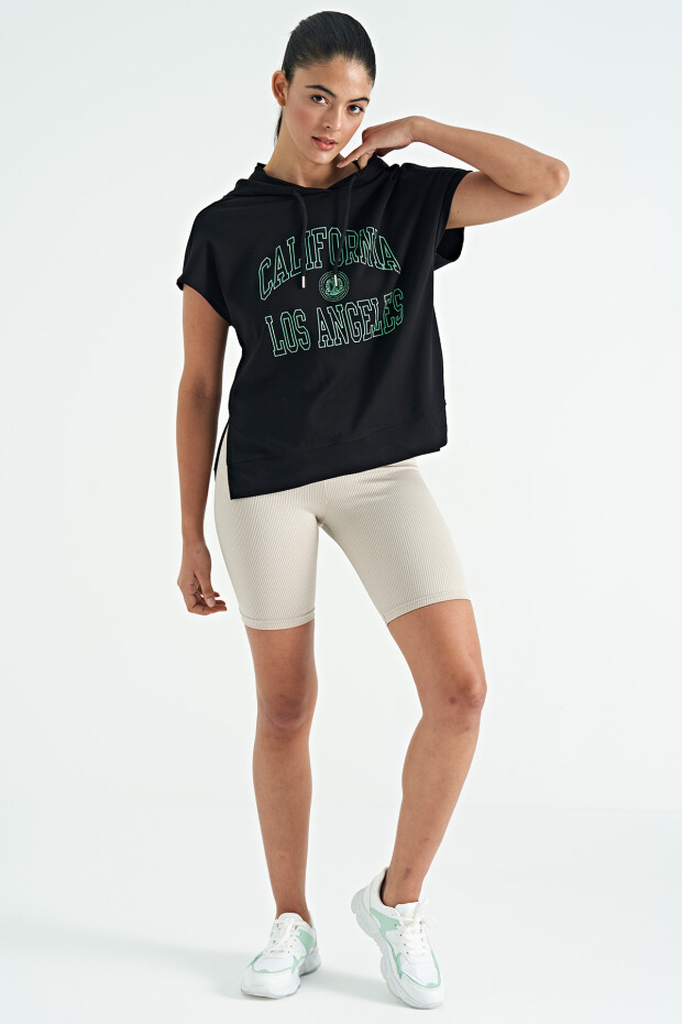 Siyah Kapüşonlu Kısa Kollu Rahat Kalıp Etek Yırtmaçlı Kadın Sweatshirt - 02114