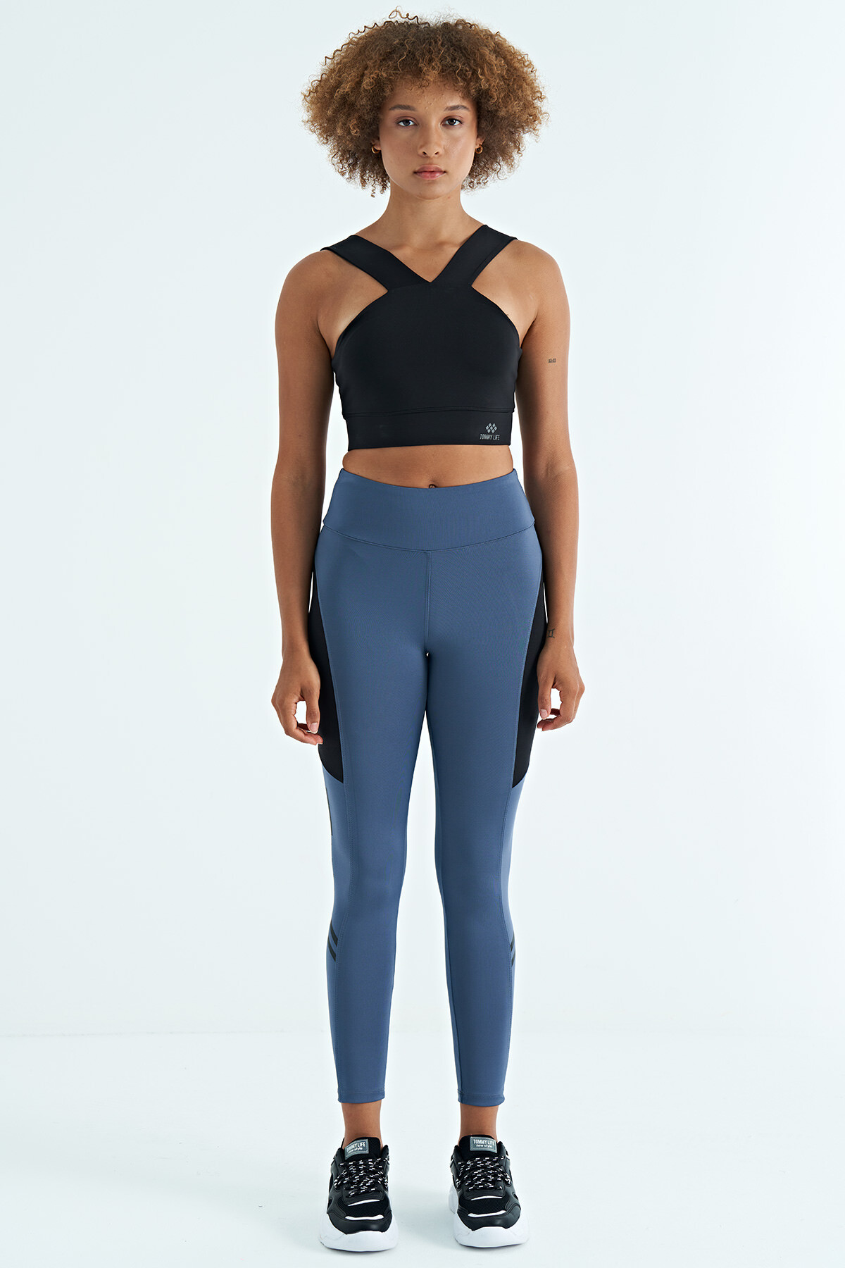 Siyah Logo Baskılı Dar Kalıp Dalgıç Kumaş Kadın Büstiyer - 97259 - TOMMYLIFE (1)