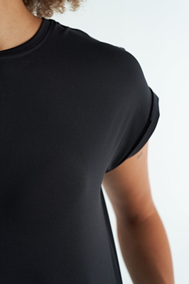 Siyah Logo Baskılı O Yaka Düşük Kol Oversize Kadın Crop T-Shirt - 97262