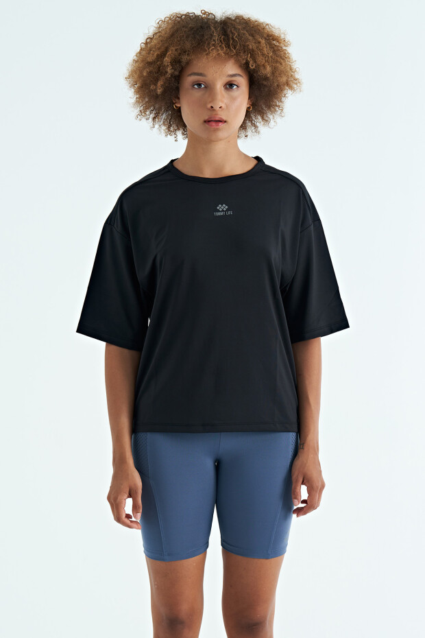 Siyah O Yaka Baskı Detaylı Oversize Kısa Kol Kadın T-Shirt - 97263