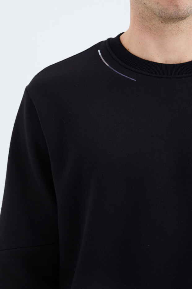 Siyah O Yaka Kol Şerit Detaylı Basic Rahat Kalıp Erkek Sweatshirt - 88293