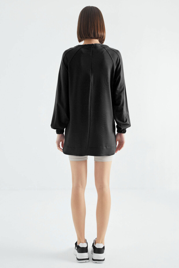 Siyah O Yaka Zincir Detaylı Oversize Kadın Tunik Sweatshirt - 02383