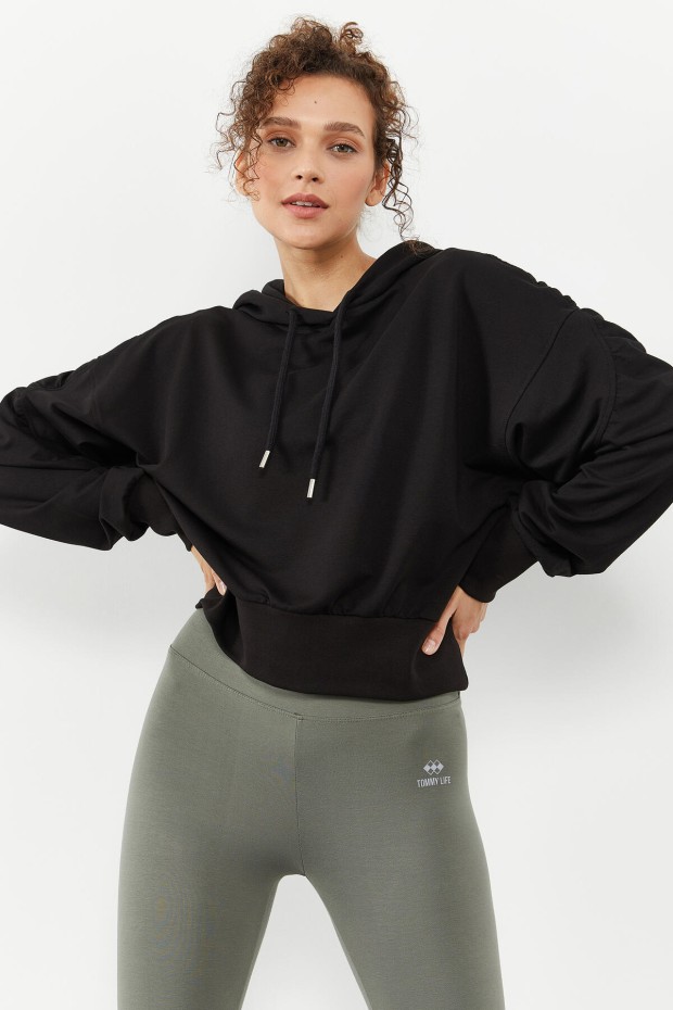 Siyah Omuz Büzgü Detaylı Balon Kol Rahat Form Kadın Sweatshirt - 97166