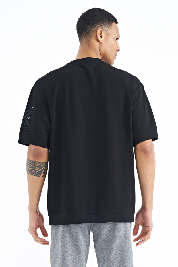 Siyah Ön ve Kol Baskı Detaylı O Yaka Oversize Erkek T-shirt - 88180