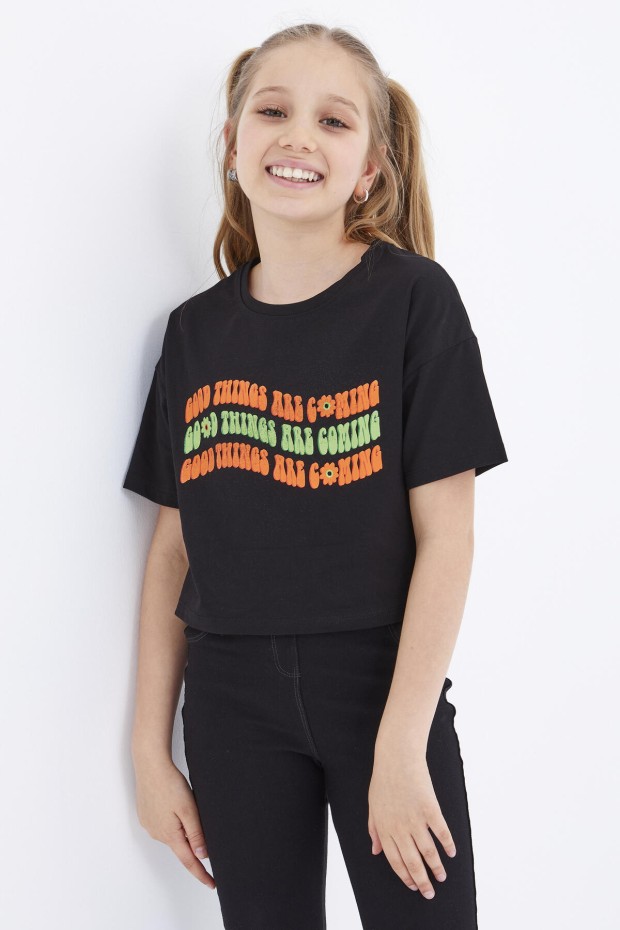 Siyah Oversize Renkli Yazı Baskılı Düşük Omuz O Yaka Kız Çocuk Crop T-Shirt - 75038