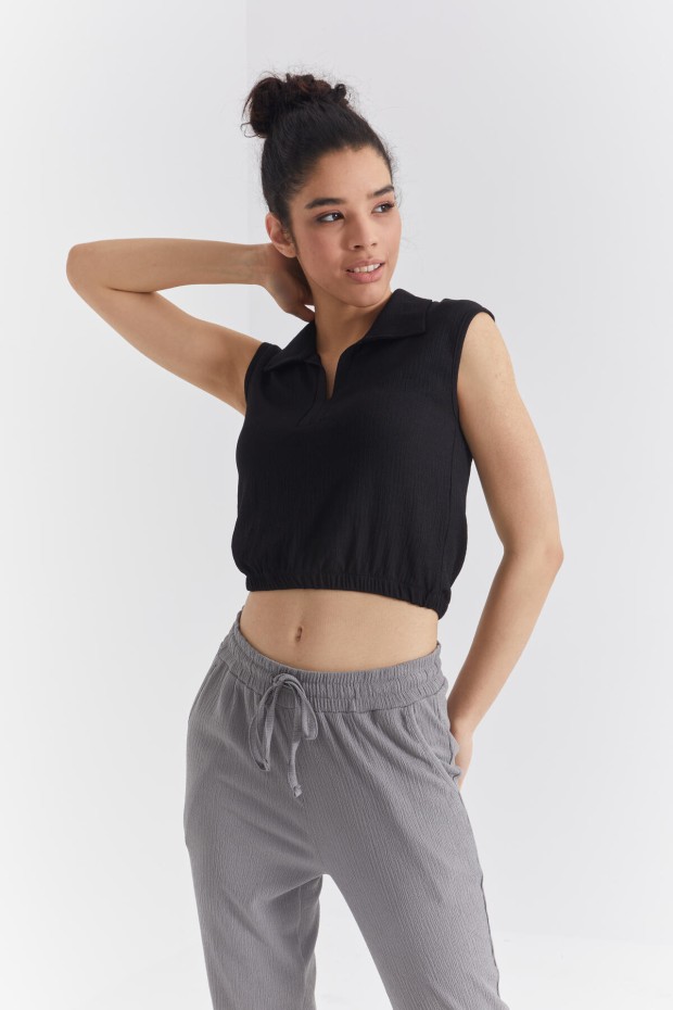 Siyah Polo Yaka Beli Lastikli Bürümcük Kumaş Kadın Crop Top T-Shirt - 97223