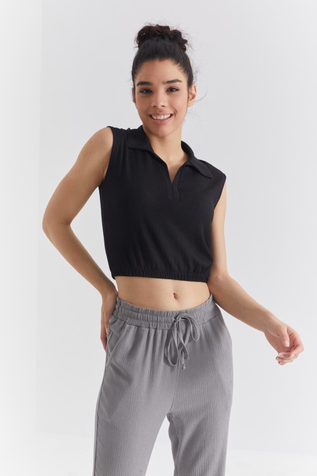 Siyah Polo Yaka Beli Lastikli Bürümcük Kumaş Kadın Crop Top T-Shirt - 97223