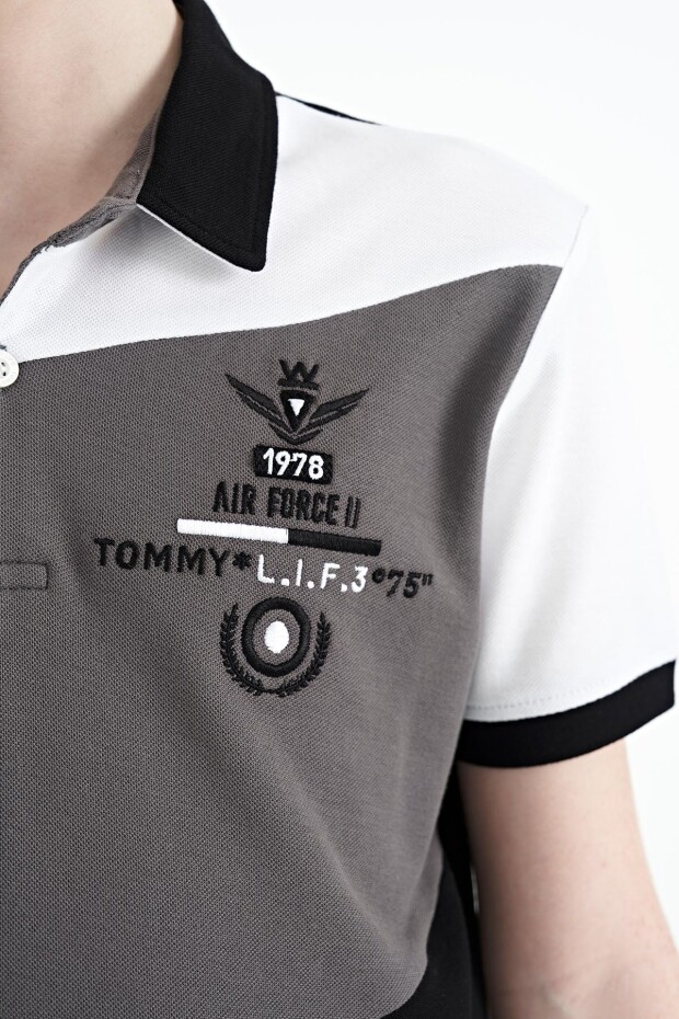 Siyah Renk Bloklu Nakış Detaylı Standart Kalıp Polo Yaka Erkek Çocuk T-Shirt - 11088