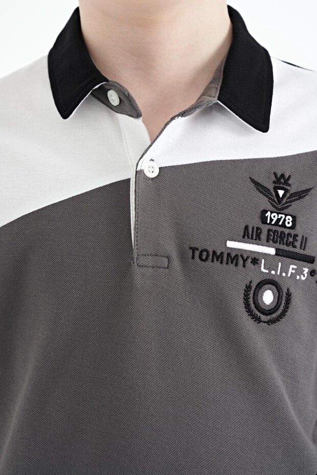 Siyah Renk Bloklu Nakış Detaylı Standart Kalıp Polo Yaka Erkek Çocuk T-Shirt - 11088