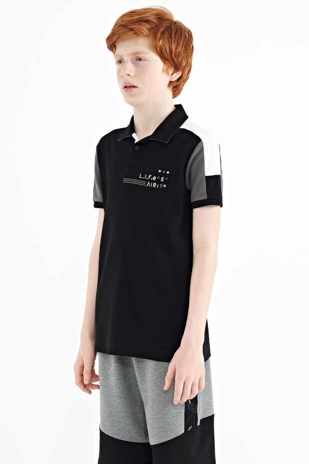 Siyah Renk Bloklu Omuz Garni Detaylı Standart Kalıp Erkek Çocuk T-Shirt - 11155