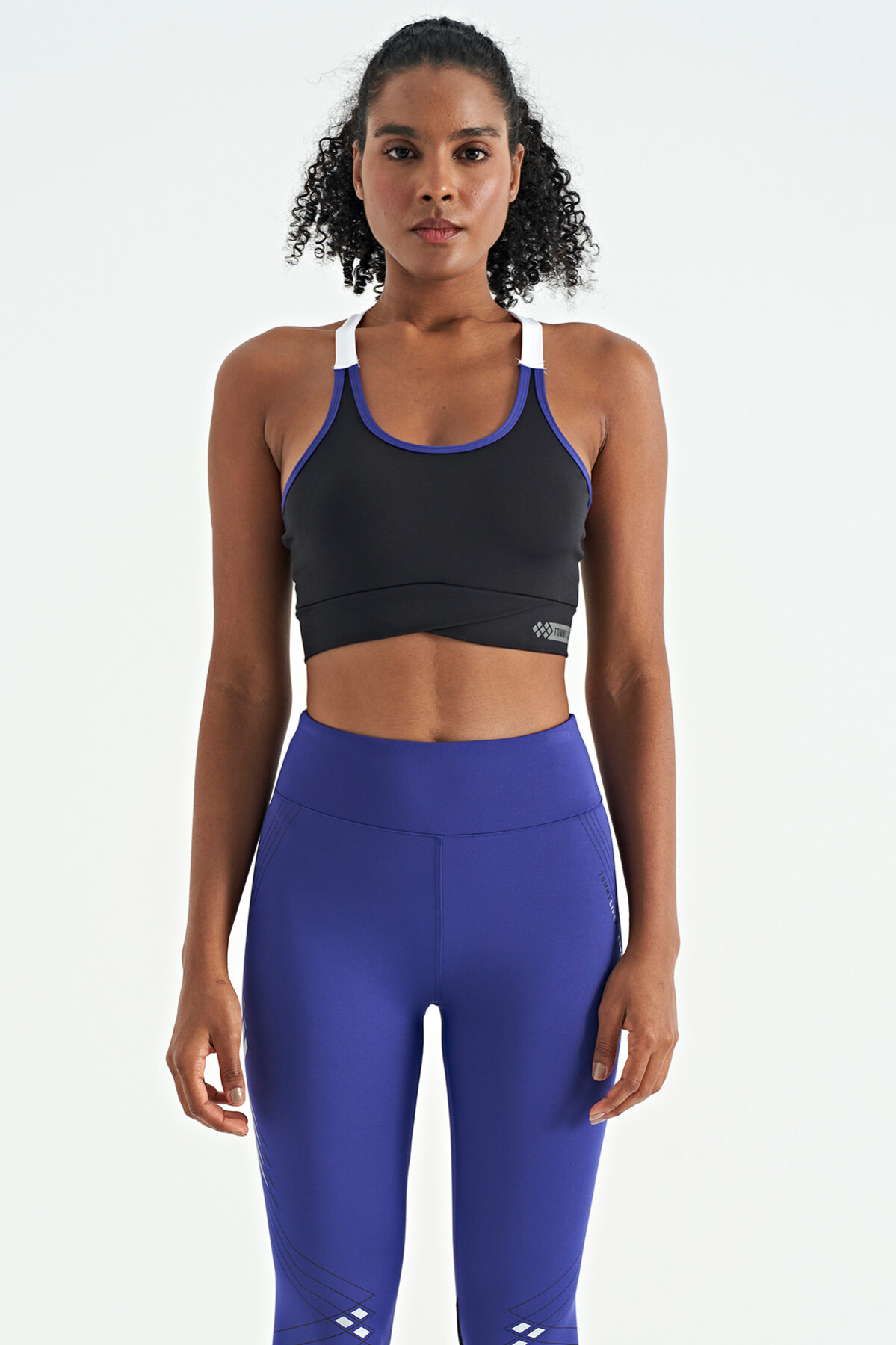 Siyah Sırt Detaylı Askılı Dar Kalıp Kadın Büstiyer - 97254 - TOMMYLIFE (1)