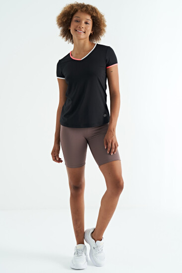 Siyah V Yaka Standart Kalıp Kısa Kol Kadın Spor T-Shirt - 97268 - Thumbnail