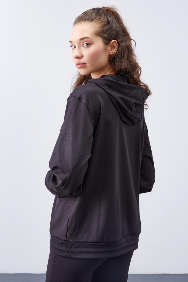 Siyah Varak Simli Büzgü Detaylı Rahat Form Kapüşonlu Kadın Sweatshirt - 97124