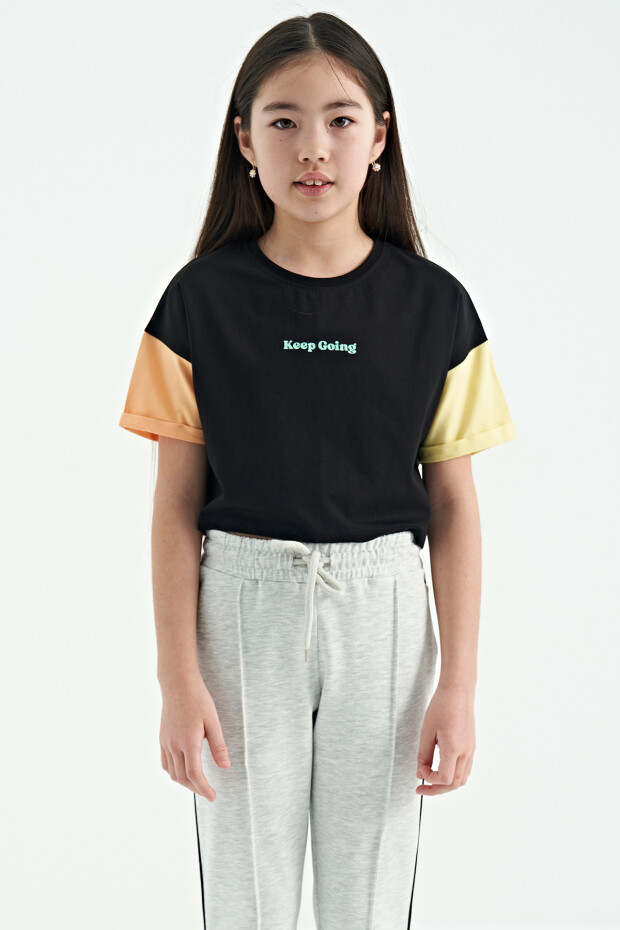 Siyah Yazı Baskılı O Yaka Düşük Omuzlu Oversize Kız Çocuk T-Shirt - 75130