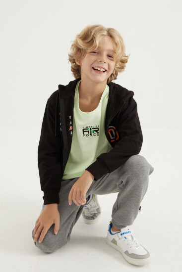 Siyah Yazı Nakışlı Kapüşonlu Standart Kalıp Fermuarlı Erkek Çocuk Sweatshirt - 11019 