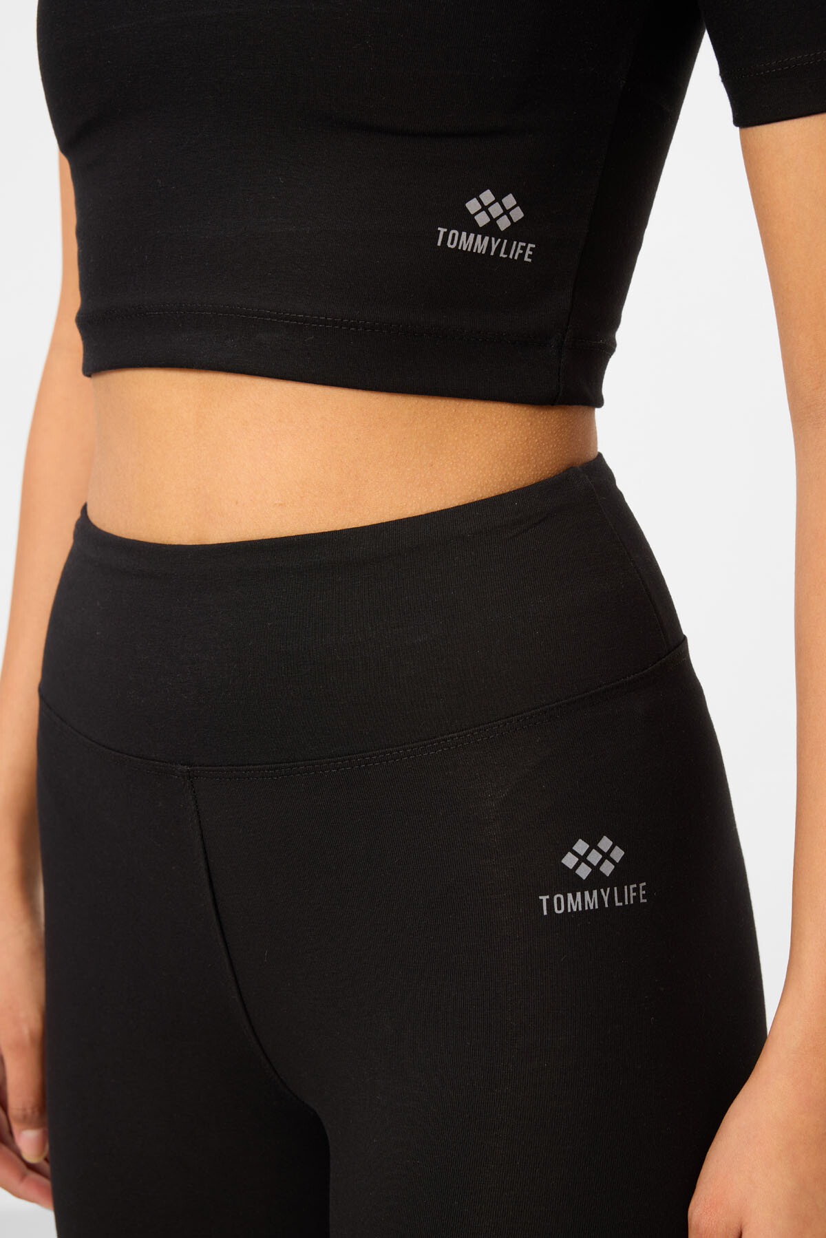 Siyah Yüksek Bel Kapri-Crop T-Shirt Slim Fit Kadın Tayt Takım - 95285 - TOMMYLIFE (1)