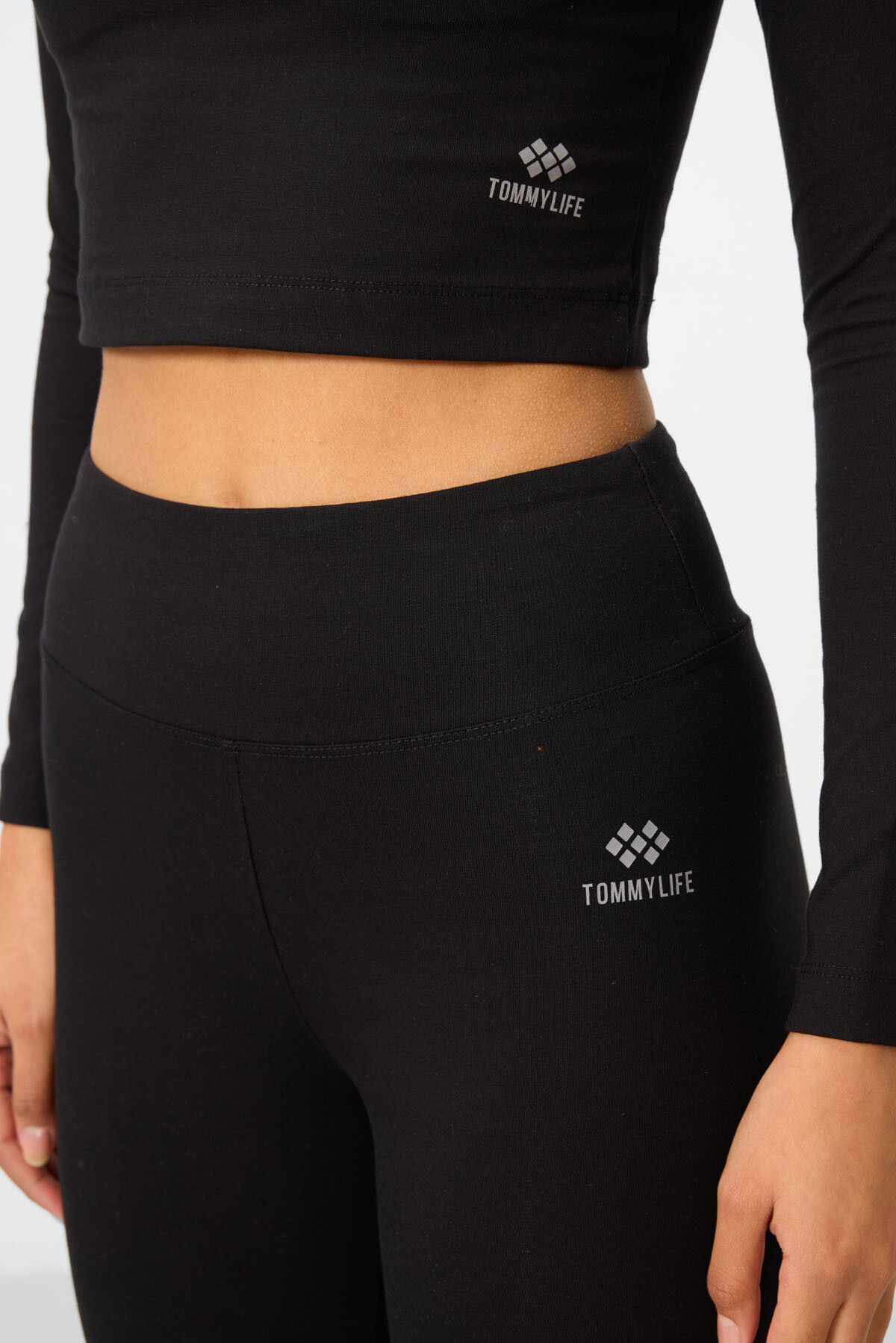 Siyah Yüksek Bel Uzun Kollu Slim Fit Crop Top Kadın Tayt Takım - 95286 - TOMMYLIFE (1)