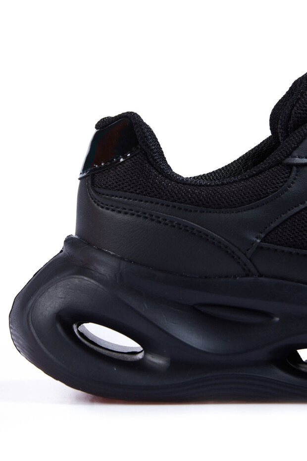 Siyah Yüksek Taban Bağcıklı File Detaylı Kadın Spor Ayakkabı - 89106