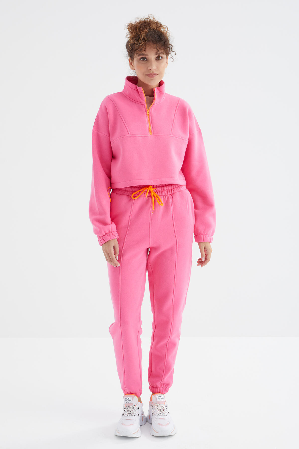 Şeker Pembe Düşük Omuzlu Beli Büzgülü Yarım Boy Fermuarlı Oversıze Kadın Eşofman Takım - 95321 - TOMMYLIFE