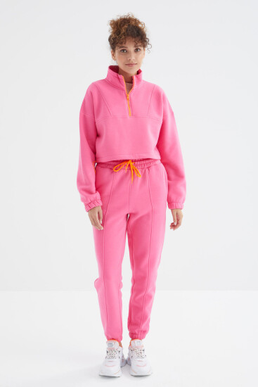 Şeker Pembe Düşük Omuzlu Beli Büzgülü Yarım Boy Fermuarlı Oversıze Kadın Eşofman Takım - 95321 - TOMMYLIFE