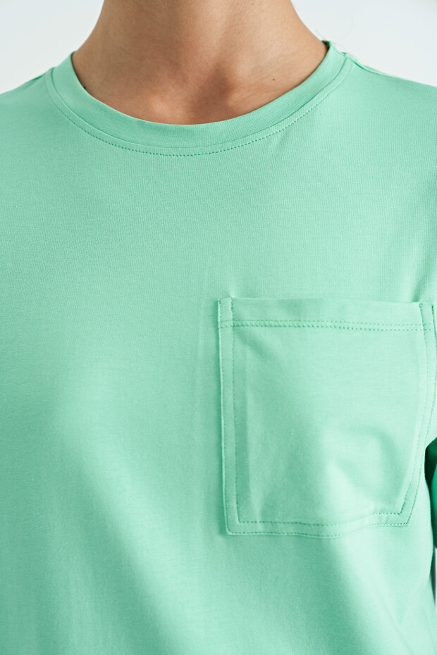 Su Yeşili Düşük Omuzlu Cep Detaylı Oversize Kadın T-Shirt - 02268