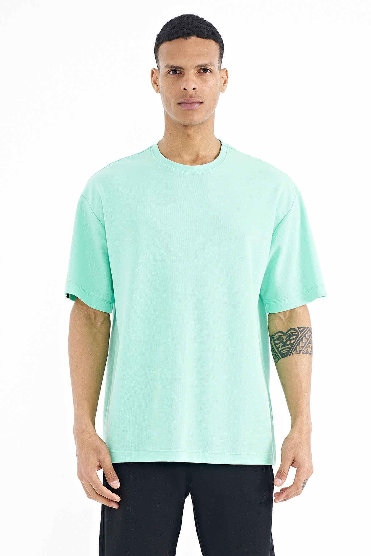 Su Yeşili Kol Arma Detaylı Basic Oversize Erkek T-Shirt - 88193 - TOMMYLIFE