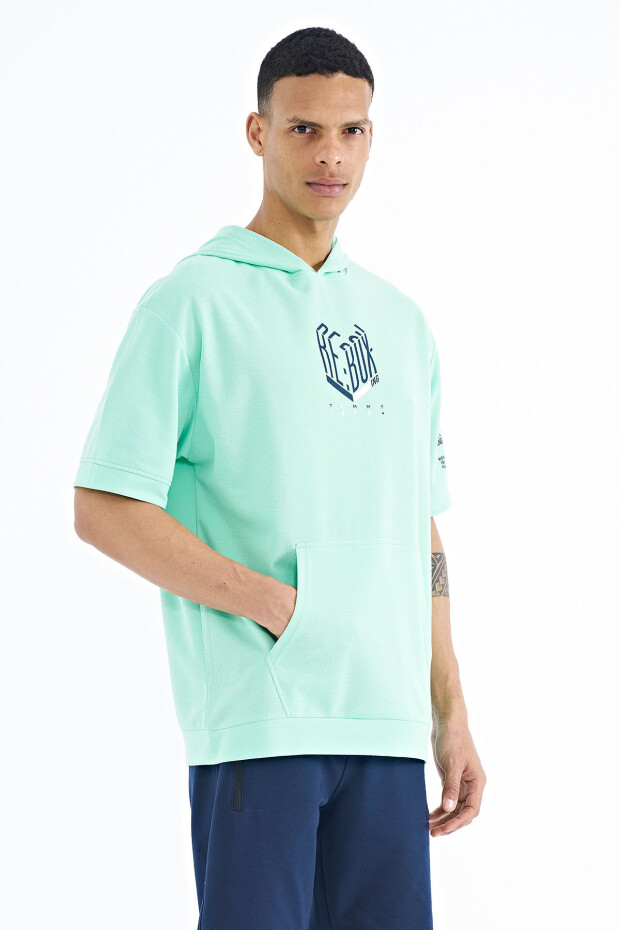 Su Yeşili Kol ve Ön Baskılı Kapüşonlu Oversize Erkek T-shirt - 88194