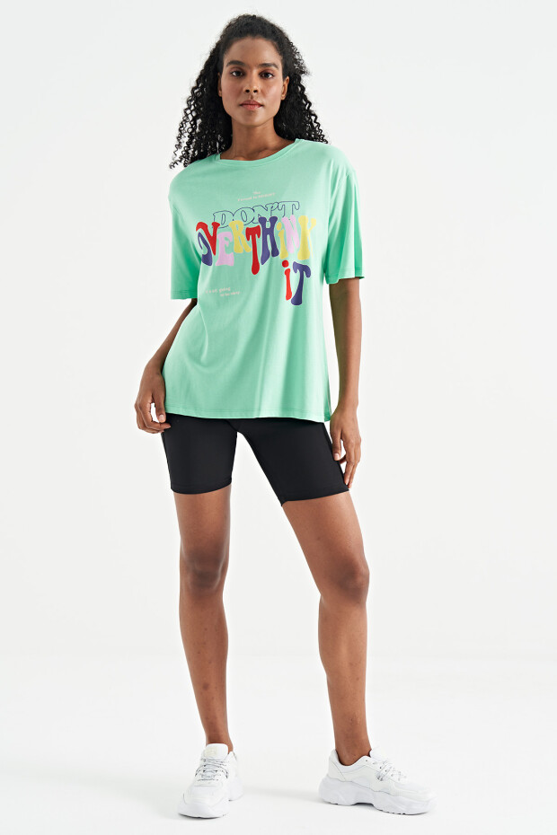 Su Yeşili Yazı Baskılı Düşük Omuzlu Oversize Basic Kadın T-Shirt - 02306