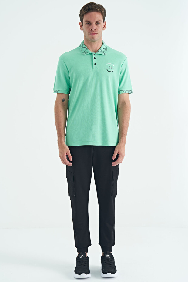 Su Yeşili Yazı Nakışlı Baskı Detaylı Standart Kalıp Polo Yaka Erkek T-Shirt - 88239