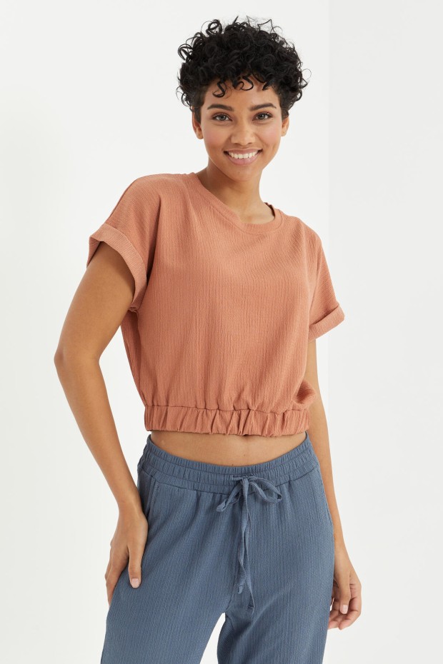 Tarçın Basic O Yaka Beli Lastikli Bürümcük Kumaş Kadın Crop Top T-Shirt - 97227