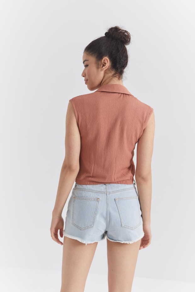 Tarçın Polo Yaka Beli Lastikli Bürümcük Kumaş Kadın Crop Top T-Shirt - 97223