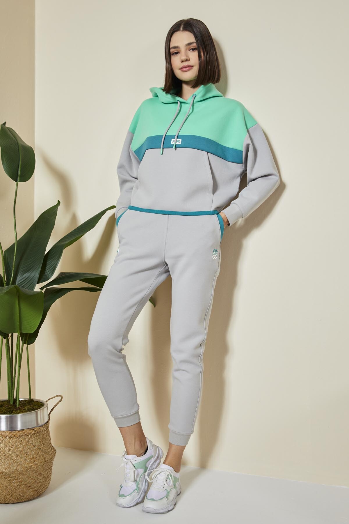 Taş Kapüşonlu Pamuklu Renk Bloklu Kadın Eşofman Takım - 95327 - TOMMYLIFE