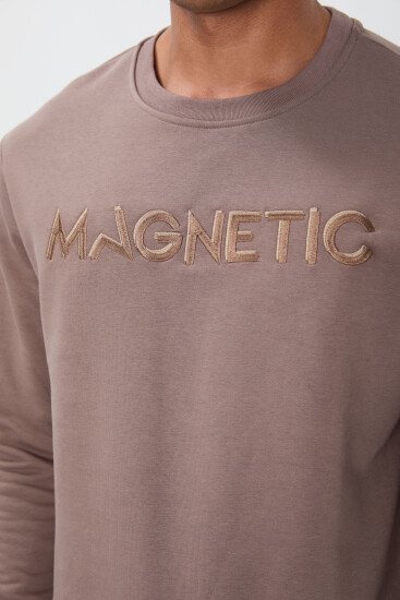 Toprak Yazı Nakışlı O Yaka Rahat Form İçi Polarlı Erkek Sweatshirt - 88020 - TOMMYLIFE (1)