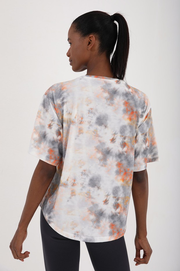 Turuncu Arkası Uzun Baskılı Batik Desenli O Yaka Kadın Oversize T-Shirt - 97128