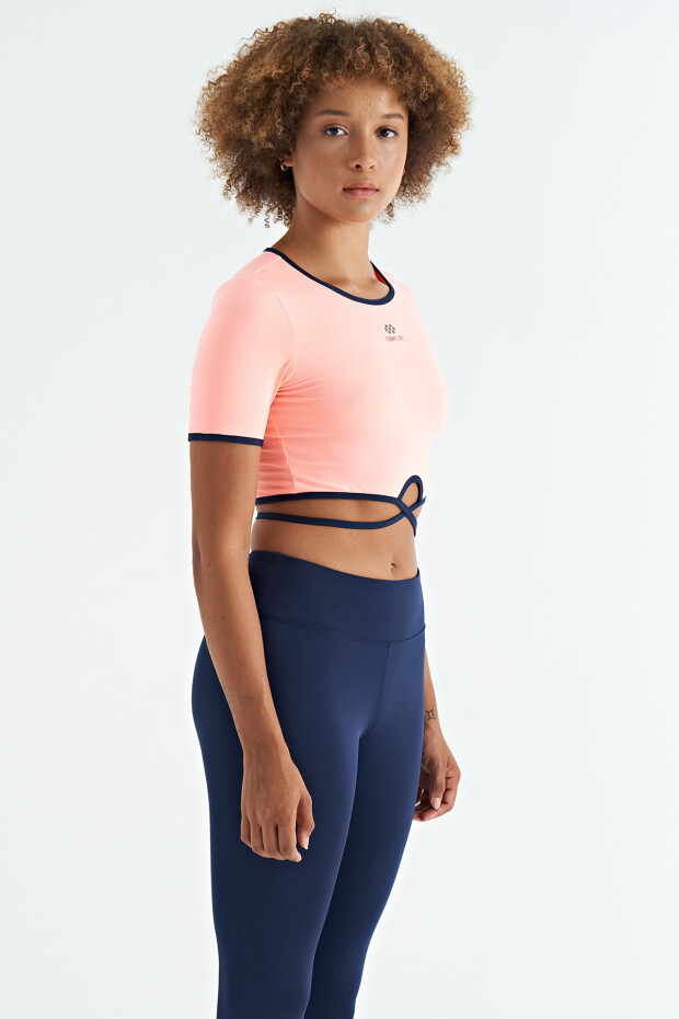Yavruagzı Bel Bağlama Detaylı O Yaka Standart Kalıp Dalgıç Kumaş Kadın Crop T-Shirt - 97266 - 4