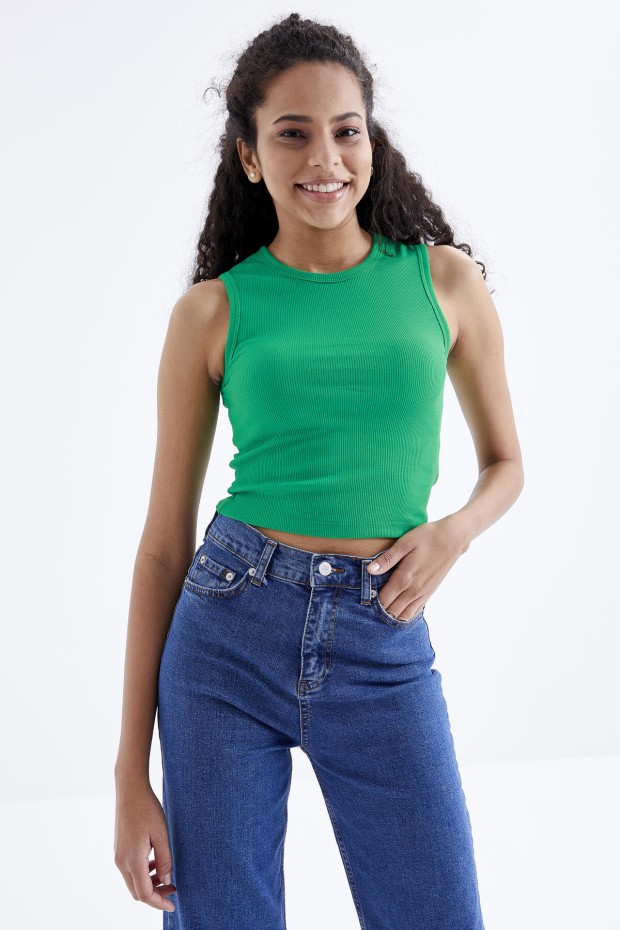 Yeşil Basic Kolsuz O Yaka Kadın Crop Top Atlet - 97204