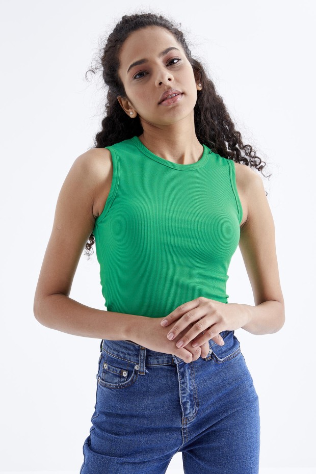 Yeşil Basic Kolsuz O Yaka Kadın Crop Top Atlet - 97204