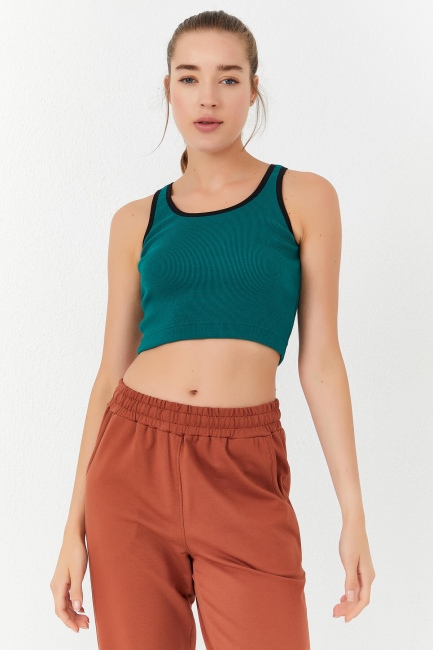 Yeşil Basic Sıfır Kol Dar Kalıp U Yaka Kadın Crop Top Atlet - 97160 - Thumbnail