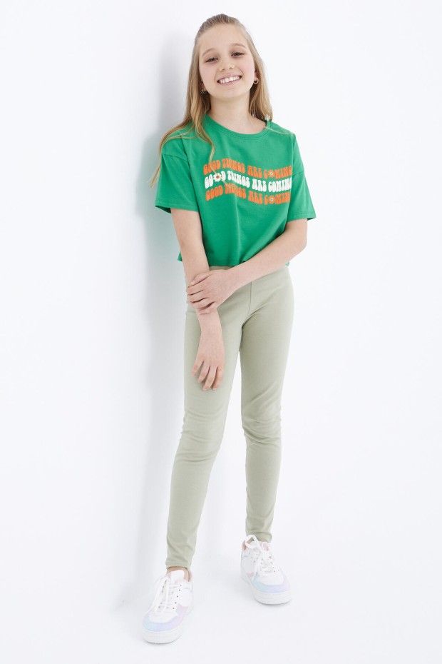 Yeşil Oversize Renkli Yazı Baskılı Düşük Omuz O Yaka Kız Çocuk Crop T-Shirt - 75038