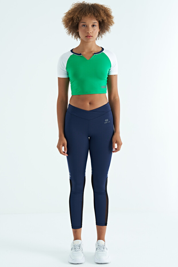 Yeşil Renk Bloklu Logo Baskılı O Yaka Dar Kalıp Kadın Crop T-Shirt - 97270