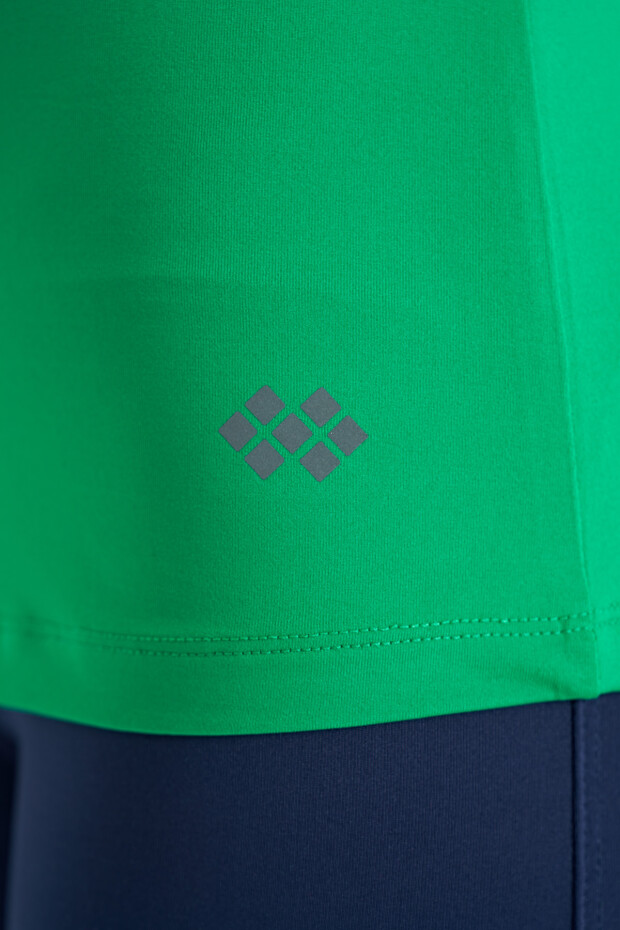 Yeşil V Yaka Standart Kalıp Kısa Kol Kadın Spor T-Shirt - 97268