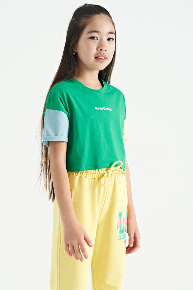 Yeşil Yazı Baskılı O Yaka Düşük Omuzlu Oversize Kız Çocuk T-Shirt - 75130