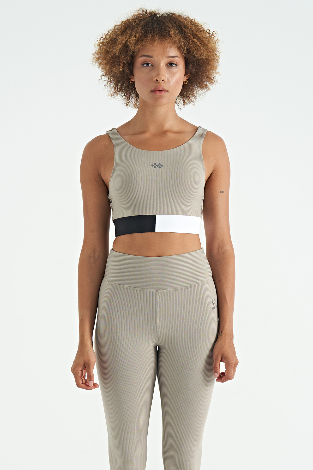 Zeytin Yeşil Renk Bloklu Logo Baskılı Dar Kalıp Fitilli Kadın Büstiyer - 97275 - TOMMYLIFE