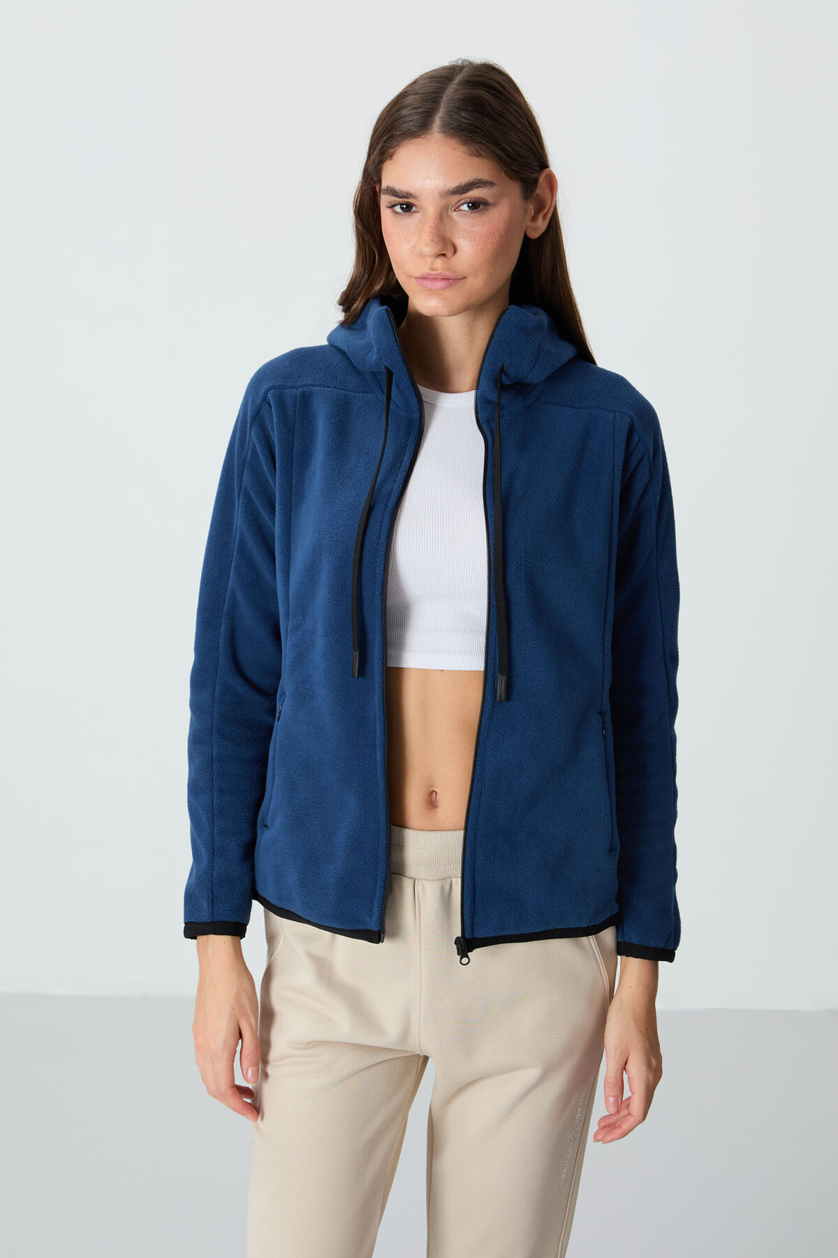 Parlament Kalın Yumuşak Dokulu Kapüşonlu Standart Fit Nakışlı Polar Kadın Sweatshirt -97287 - TOMMYLIFE