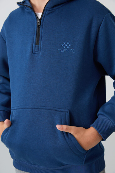 Parlament Pamuklu Kalın İçi Tüylü Yumuşak Dokulu Standart Fit Nakışlı Erkek Çocuk Sweatshirt - 11244 - TOMMYLIFE (1)
