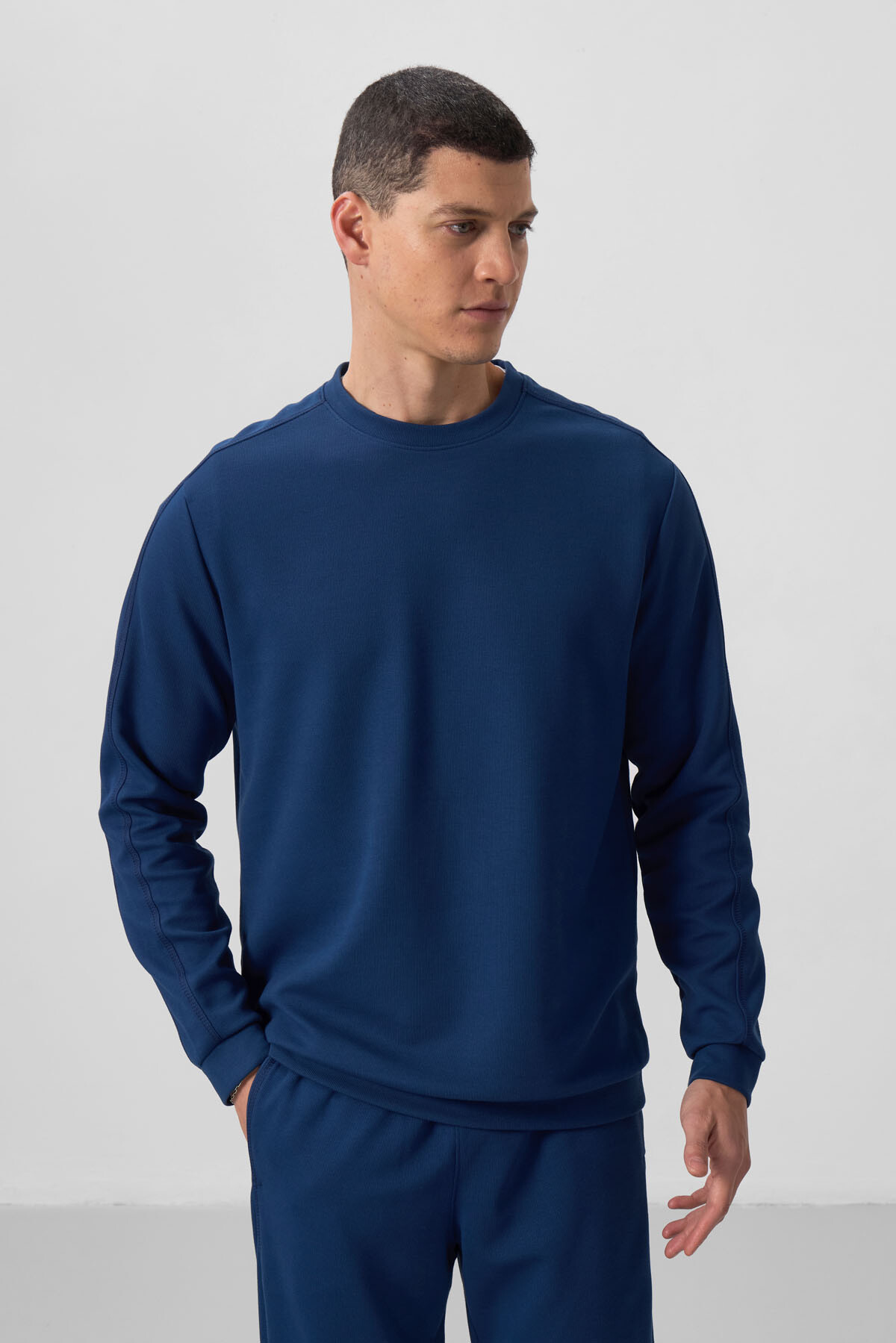 Parlament Yüzeyi Dokulu Oversize Erkek Eşofman Takım - 85275 - TOMMYLIFE (1)