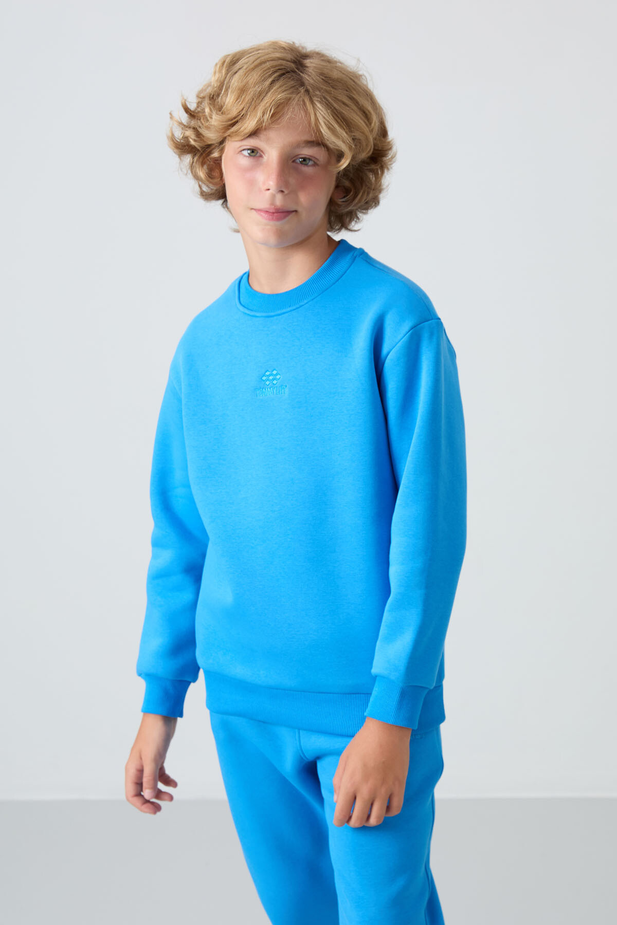 Saks Pamuklu Kalın İçi Tüylü Yumuşak Dokulu Standart Fit Nakışlı Erkek Çocuk Eşofman Takım - 11249 - TOMMYLIFE (1)