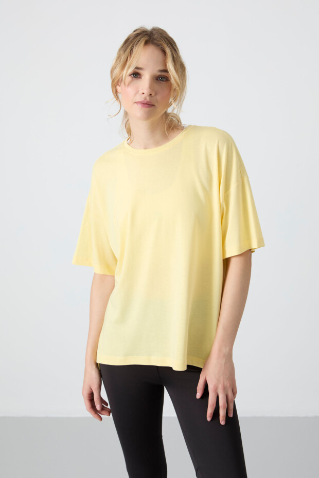 Sarı Penye Modal Yumuşak Tuşeli Oversize Fit Basic Kadın T-Shirt- 97285 - 2