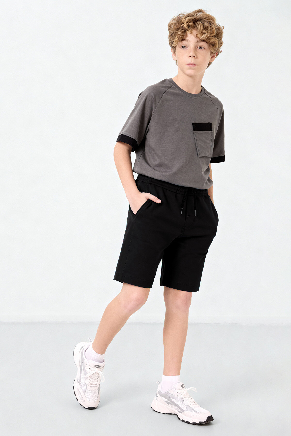 Standart Fit Basic 3'lü Paket Siyah-Ekru-Orman Yeşili Erkek Çocuk Şort - 11284 - TOMMYLIFE (1)